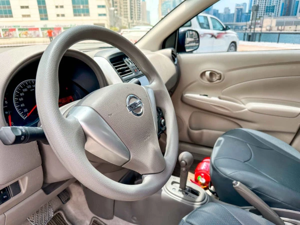 Grey Nissan Sunny, 2022 Photo 4