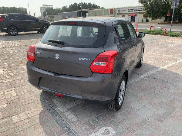 Grey Suzuki Swift, 2022 Photo 4