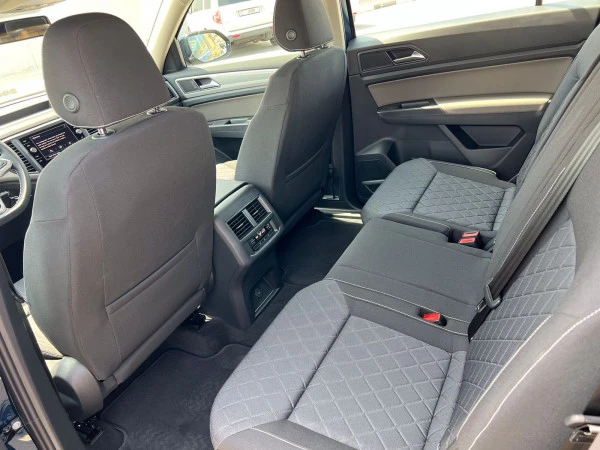Grey Volkswagen Teramont, 2022 Photo 2