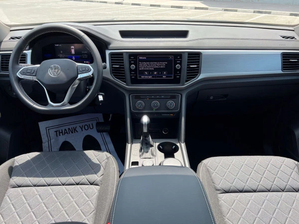 Grey Volkswagen Teramont, 2022 Photo 3
