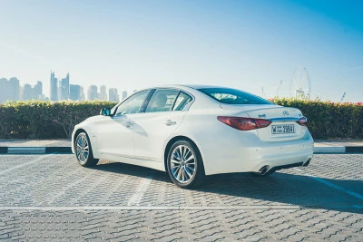 White Infiniti Q50, 2018 Photo 1