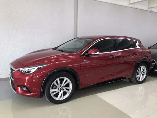 Red Infiniti Q30, 2019 Photo 1