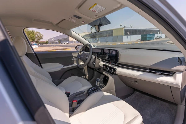 Silver Hyundai Accent, 2024 Photo 8