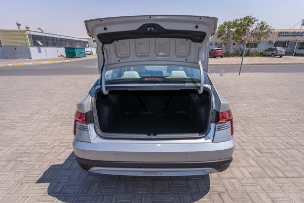 Silver Hyundai Accent, 2024 Photo 9