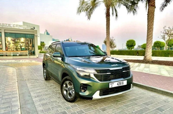 Green KIA Seltos, 2025 Photo 1