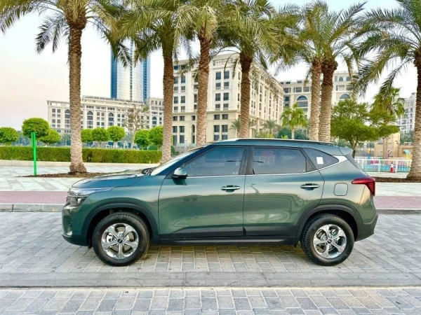 Green KIA Seltos, 2025 Photo 2