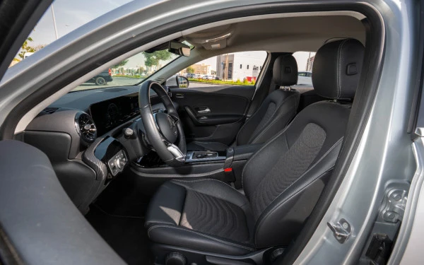 Silver Mercedes A180, 2024 Photo 17