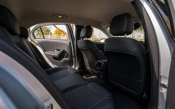 Silver Mercedes A180, 2024 Photo 18