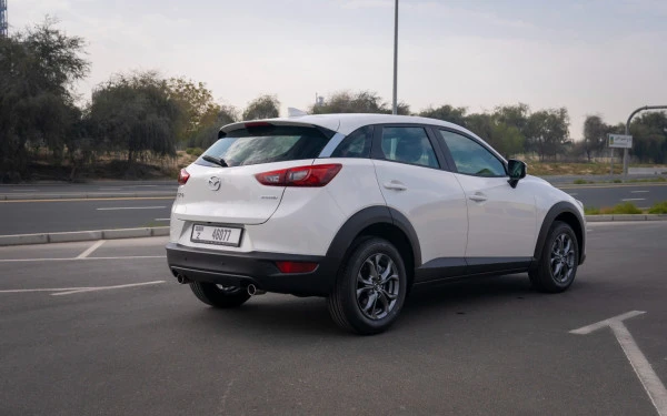 White Mazda CX3, 2024 Photo 4
