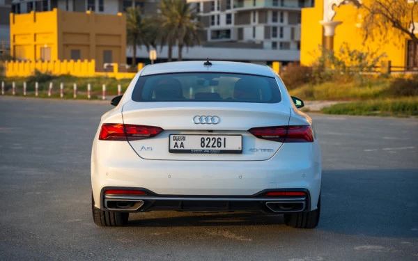 White Audi A5, 2024 Photo 4