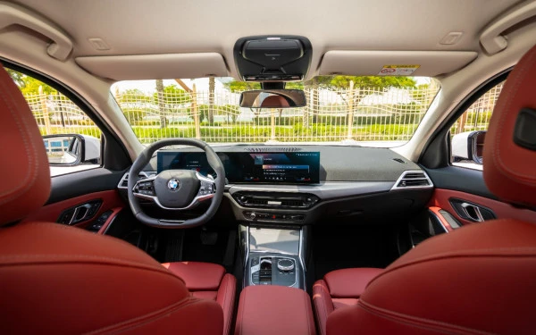 White BMW 318i, 2025 Photo 11