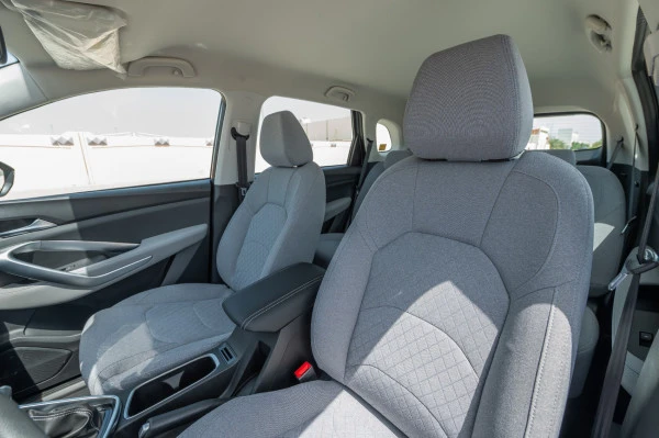 White Chevrolet Captiva, 2024 Photo 6