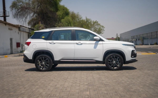 White Chevrolet Captiva, 2024 Photo 3