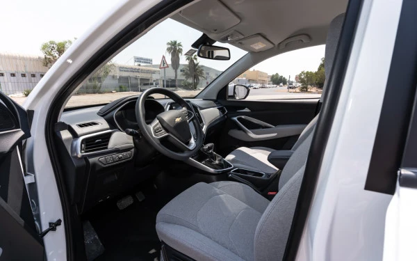 White Chevrolet Captiva, 2024 Photo 5