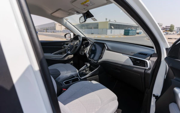 White Chevrolet Captiva, 2024 Photo 9