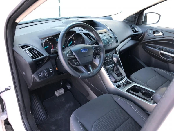 White Ford Escape, 2020 Photo 3