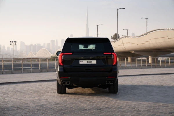 White GMC Yukon Denali, 2025 Photo 2