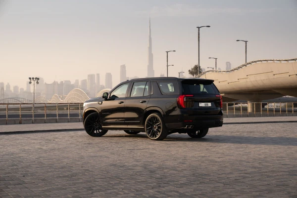 White GMC Yukon Denali, 2025 Photo 3