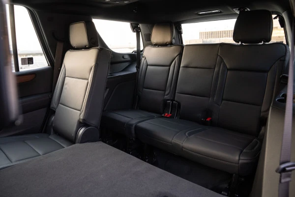 White GMC Yukon Denali, 2025 Photo 5