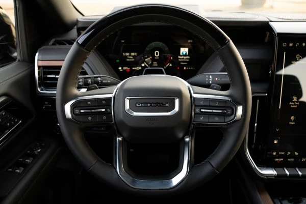White GMC Yukon Denali, 2025 Photo 11