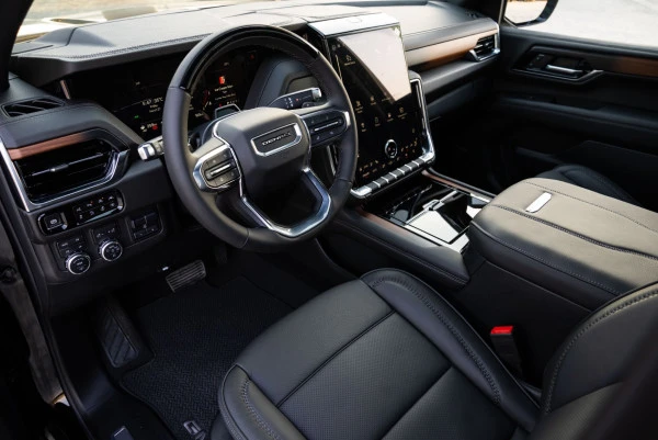 White GMC Yukon Denali, 2025 Photo 13