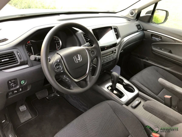 White Honda Pilot, 2019 Photo 3