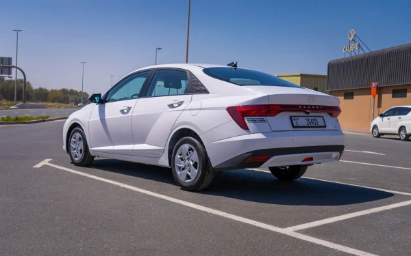 White Hyundai Accent, 2024 Photo 3
