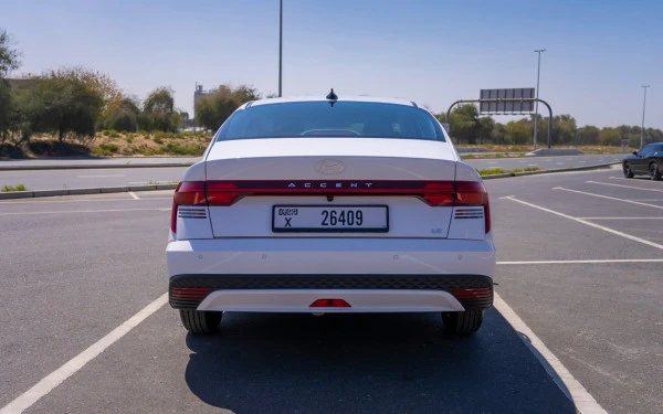 White Hyundai Accent, 2024 Photo 4