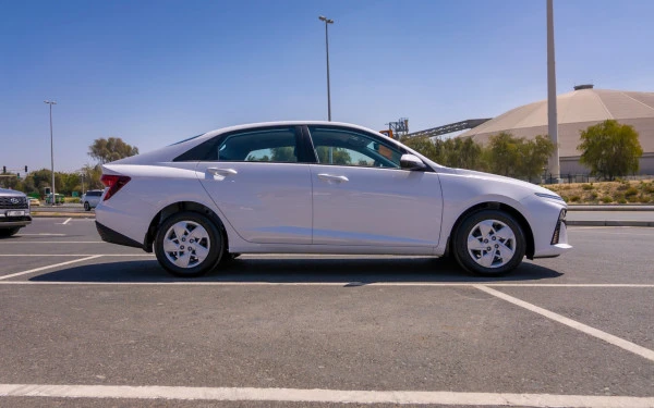 White Hyundai Accent, 2024 Photo 5