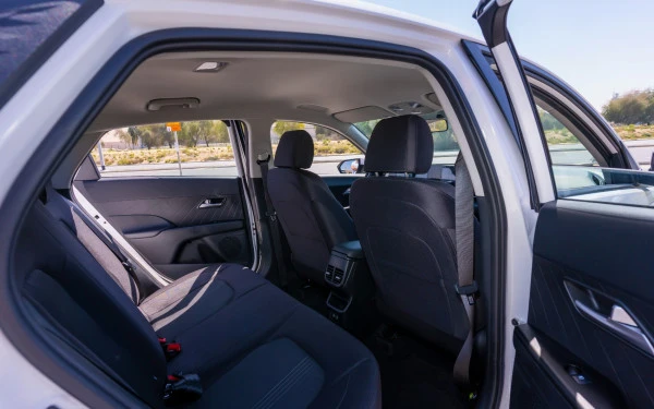 White Hyundai Accent, 2024 Photo 11