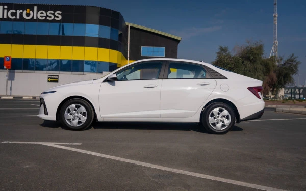 White Hyundai Accent, 2024 Photo 2