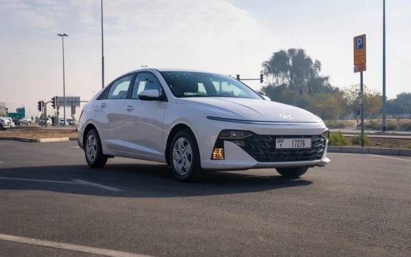White Hyundai Accent, 2024 Photo 6