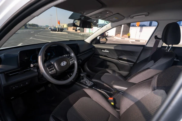 White Hyundai Accent, 2024 Photo 7
