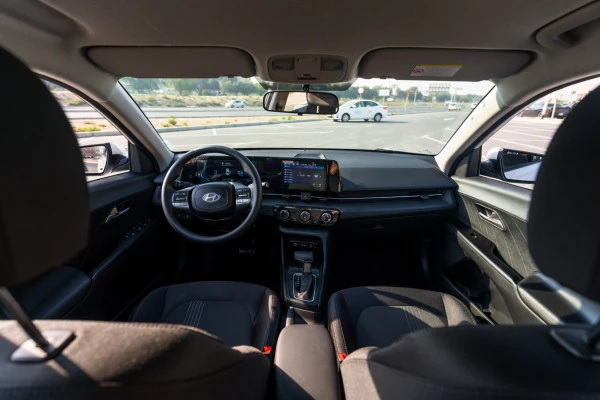 White Hyundai Accent, 2024 Photo 12