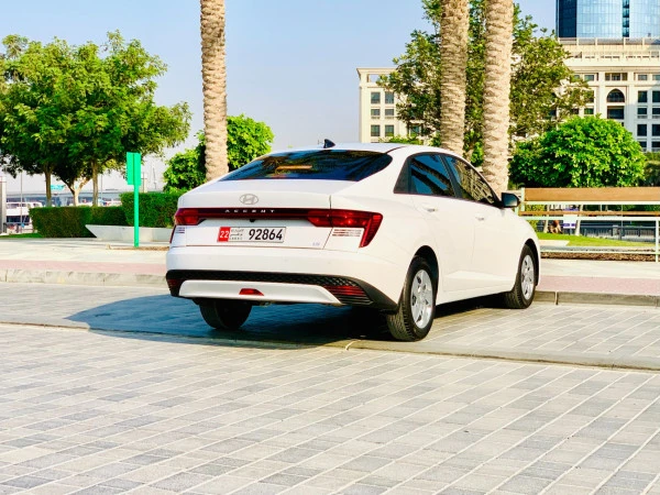 White Hyundai Accent, 2026 Photo 3