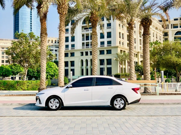 White Hyundai Accent, 2026 Photo 4
