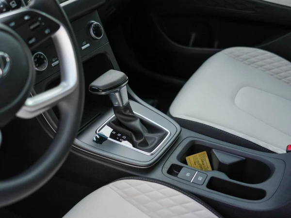 White Hyundai Creta, 2024 Photo 9