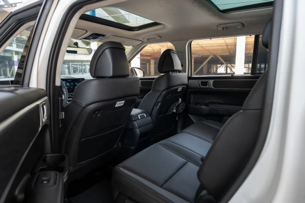 White Hyundai Santa Fe, 2025 Photo 5