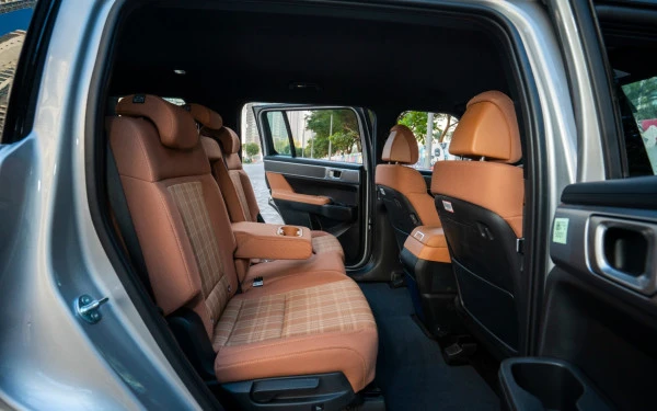 White Hyundai Santa Fe, 2025 Photo 16