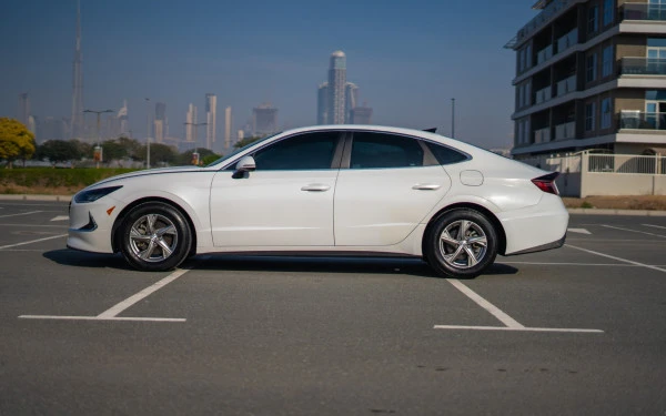 White Hyundai Sonata, 2021 Photo 2