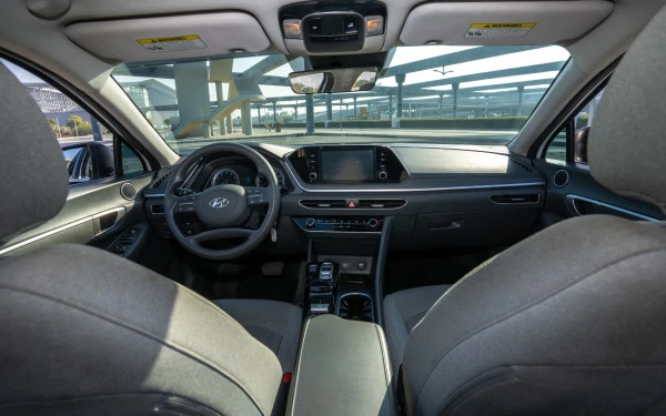 White Hyundai Sonata, 2021 Photo 5
