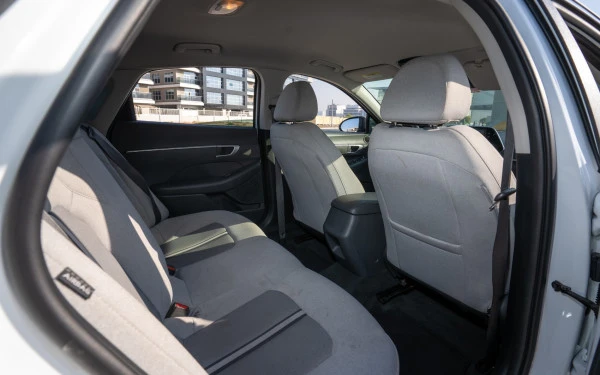 White Hyundai Sonata, 2021 Photo 8