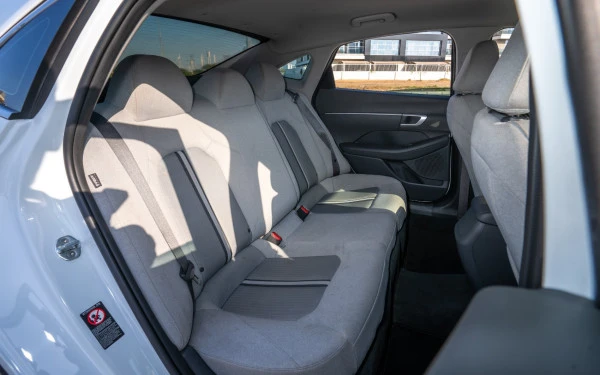 White Hyundai Sonata, 2021 Photo 9