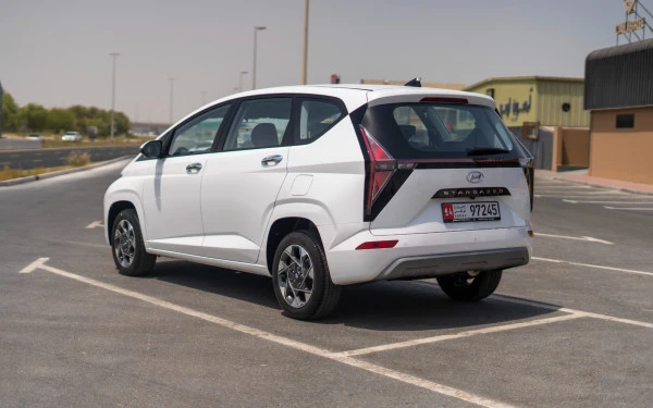 White Hyundai Stargazer, 2024 Photo 5