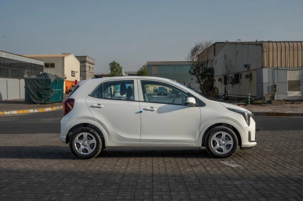 White KIA Picanto, 2024 Photo 3