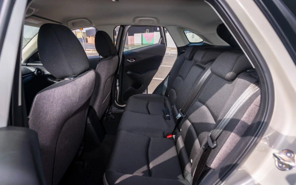 White Mazda CX3, 2024 Photo 9