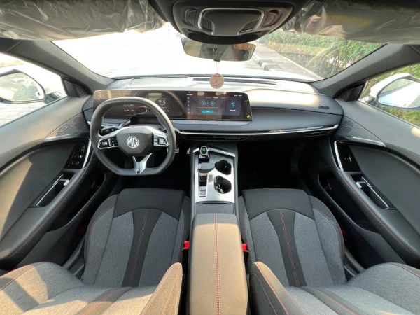 White MG 7, 2025 Photo 2