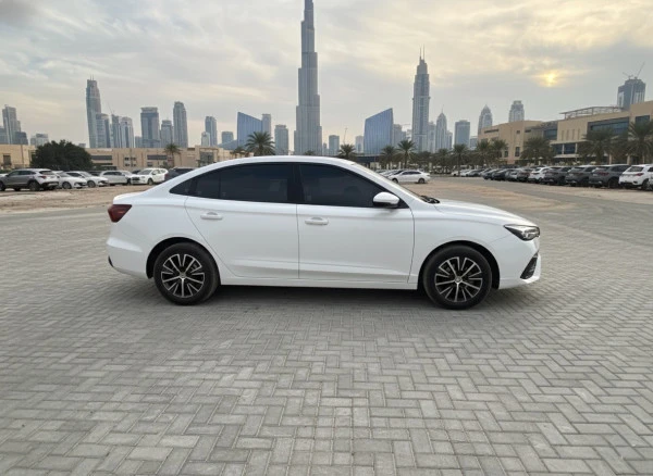White MG5, 2025 Photo 1