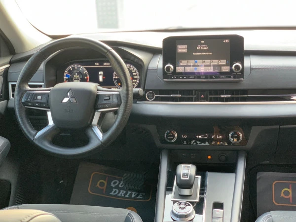 White Mitsubishi Outlander, 2024 Photo 2
