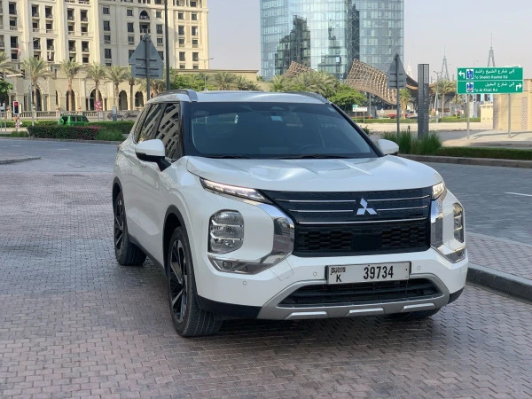 White Mitsubishi Outlander, 2024 Photo 5